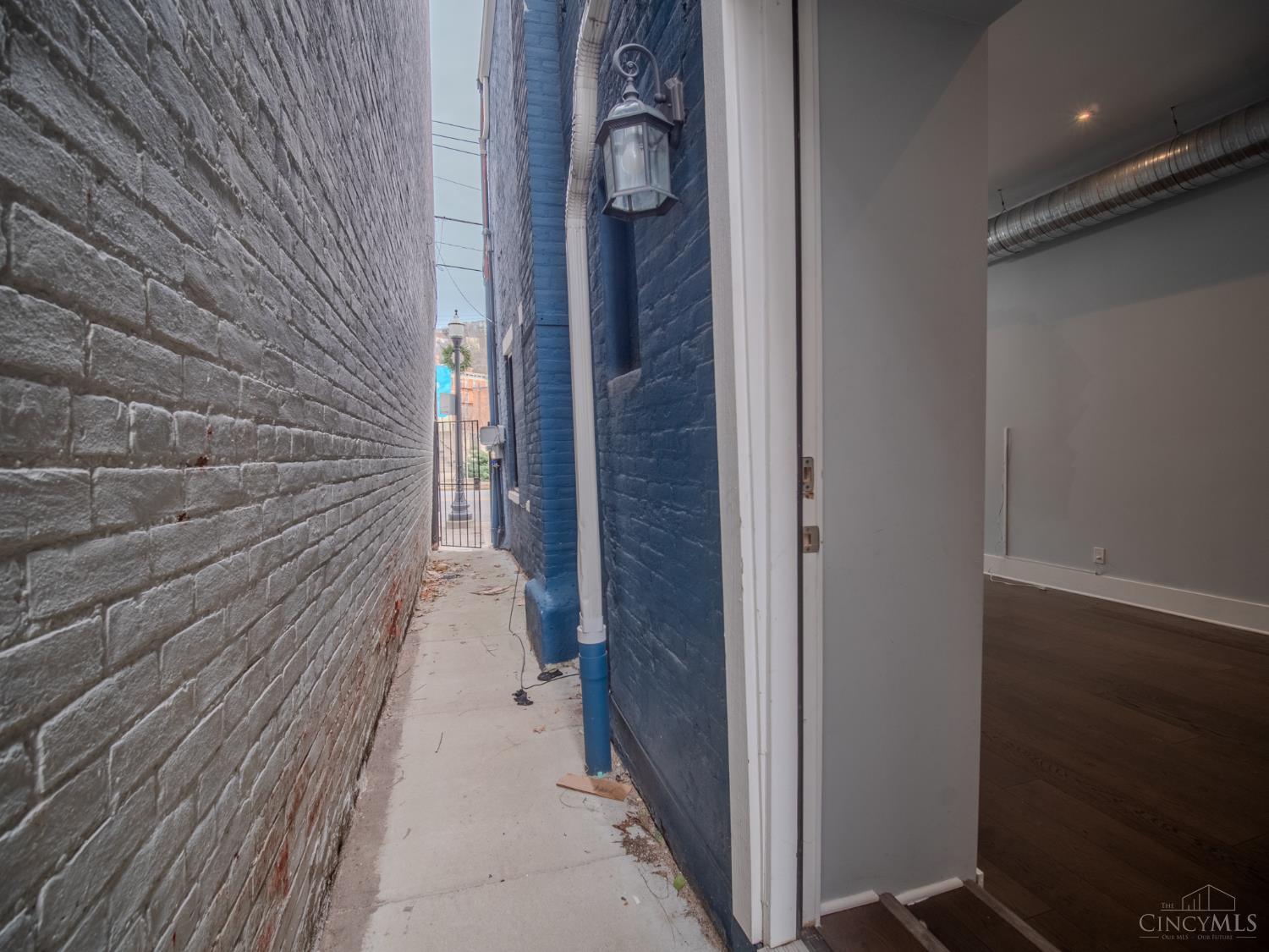 163 E McMicken Avenue