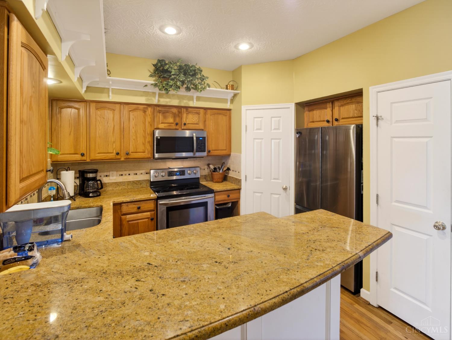 5925 Castlewood 3