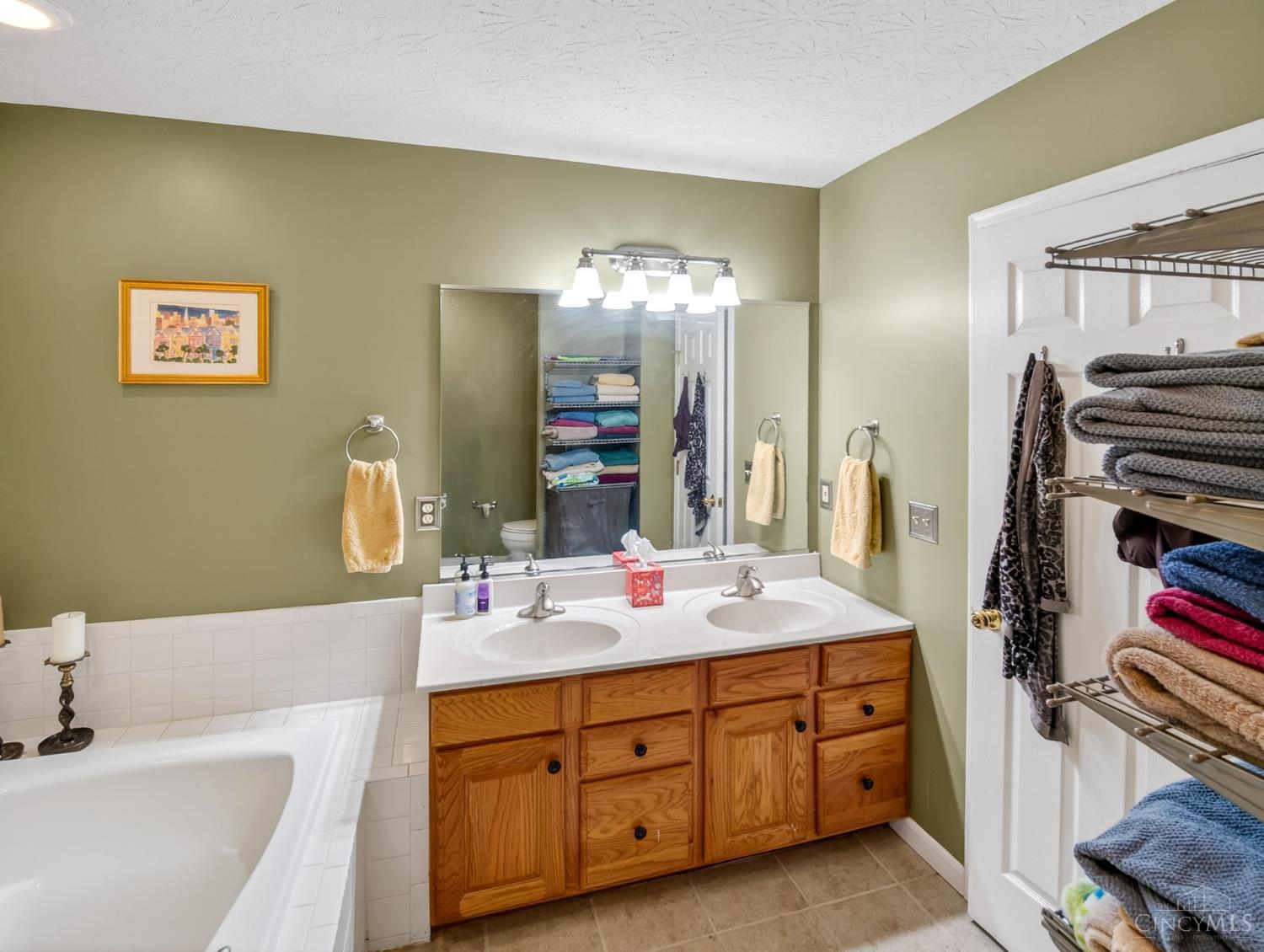 5925 Castlewood 3