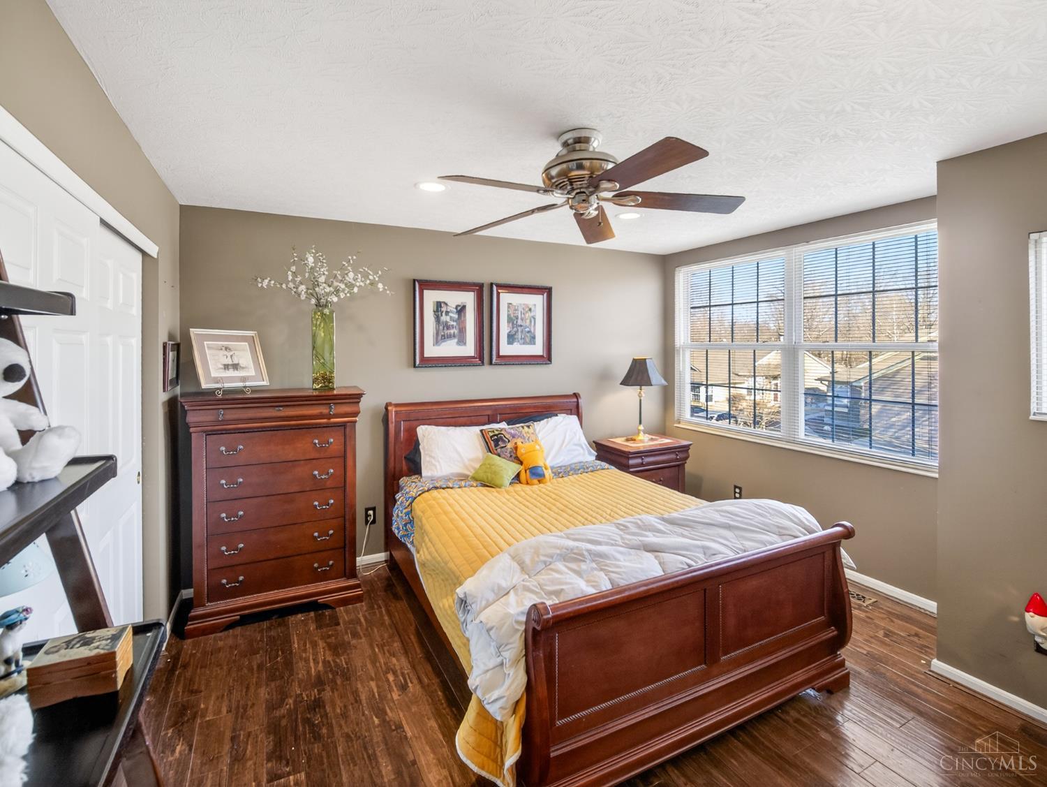 5925 Castlewood 3