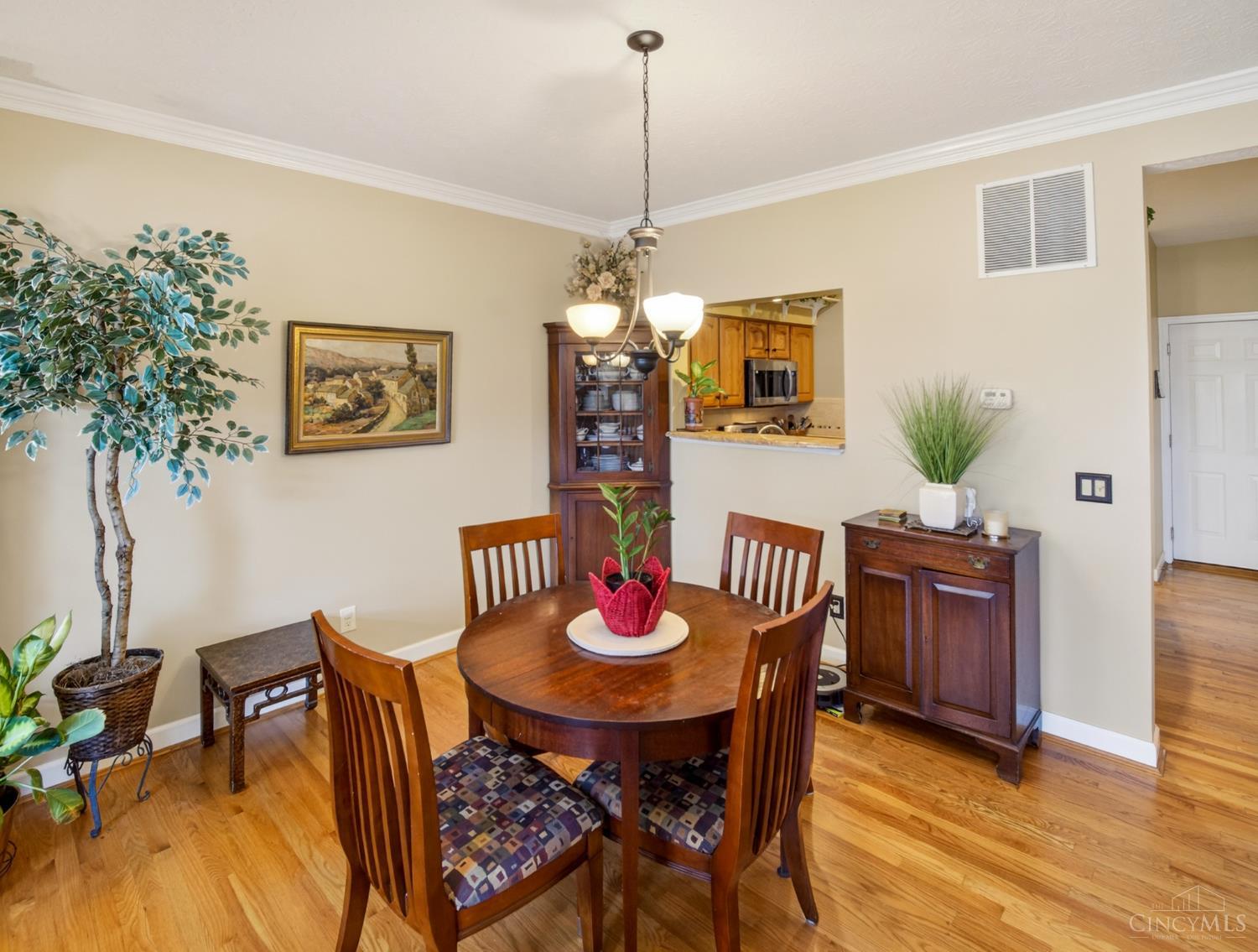 5925 Castlewood 3