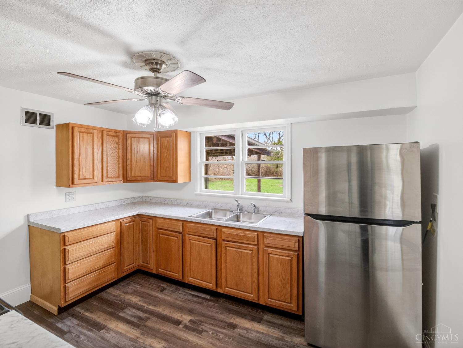 8371 S St Rt 48