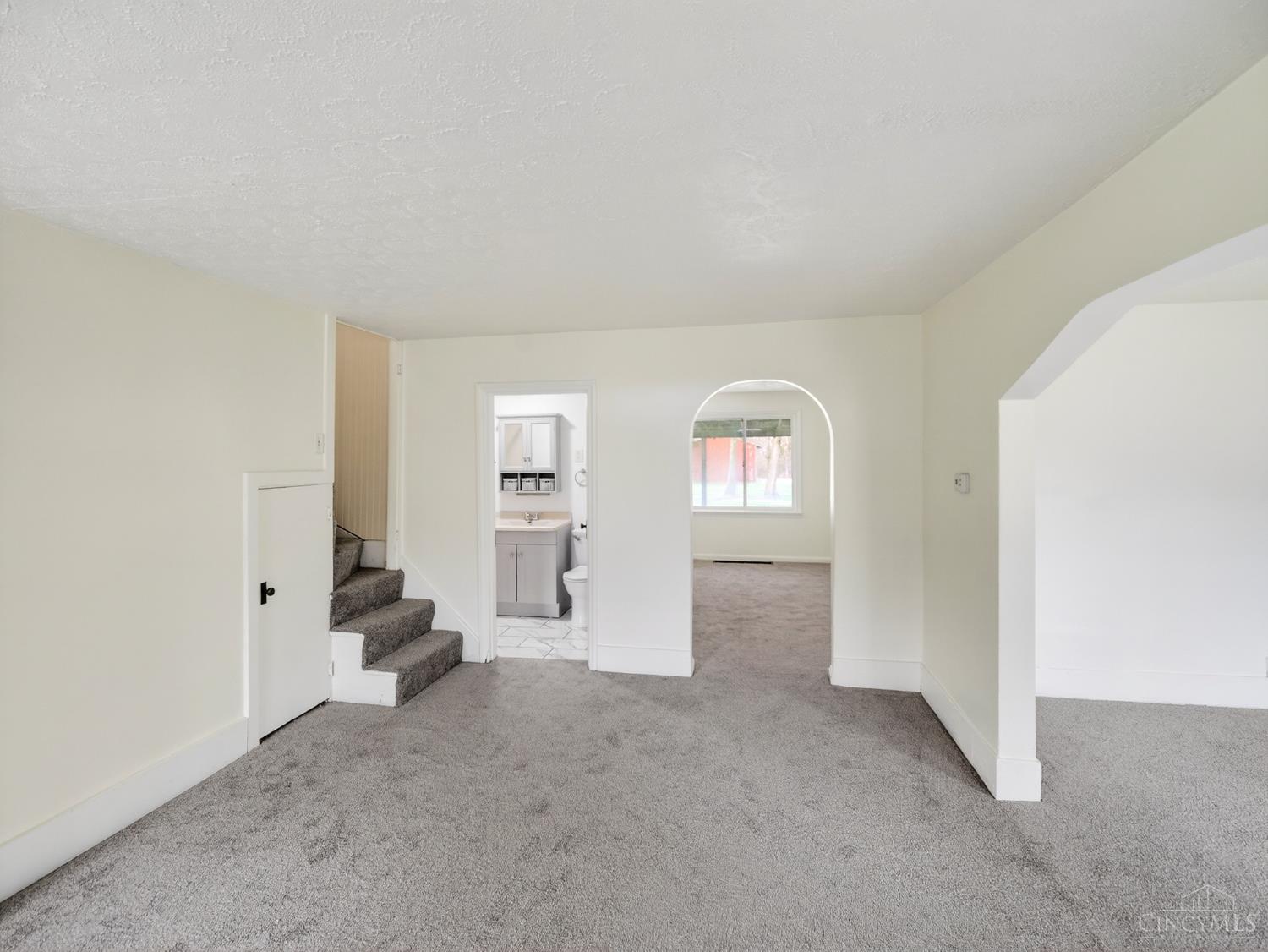 8371 S St Rt 48