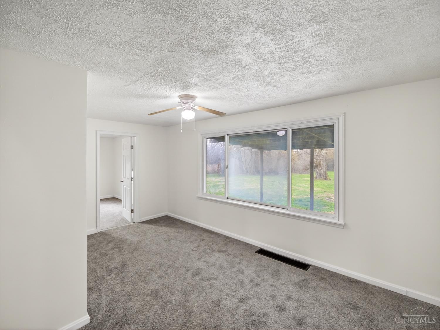 8371 S St Rt 48