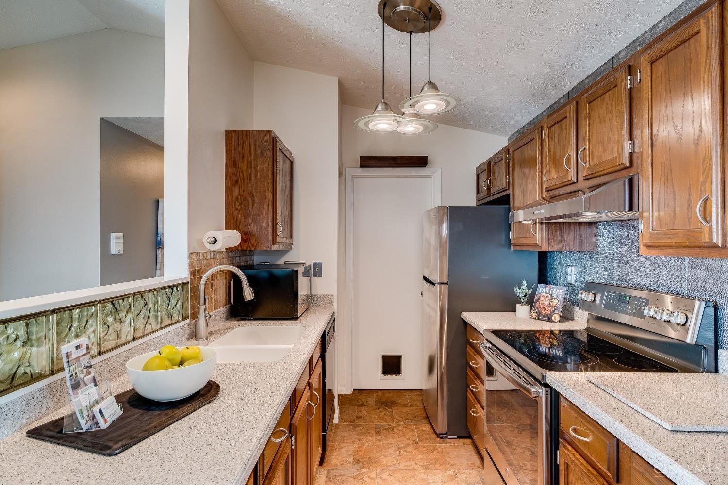 8945 Eagleview Drive Unit: 10