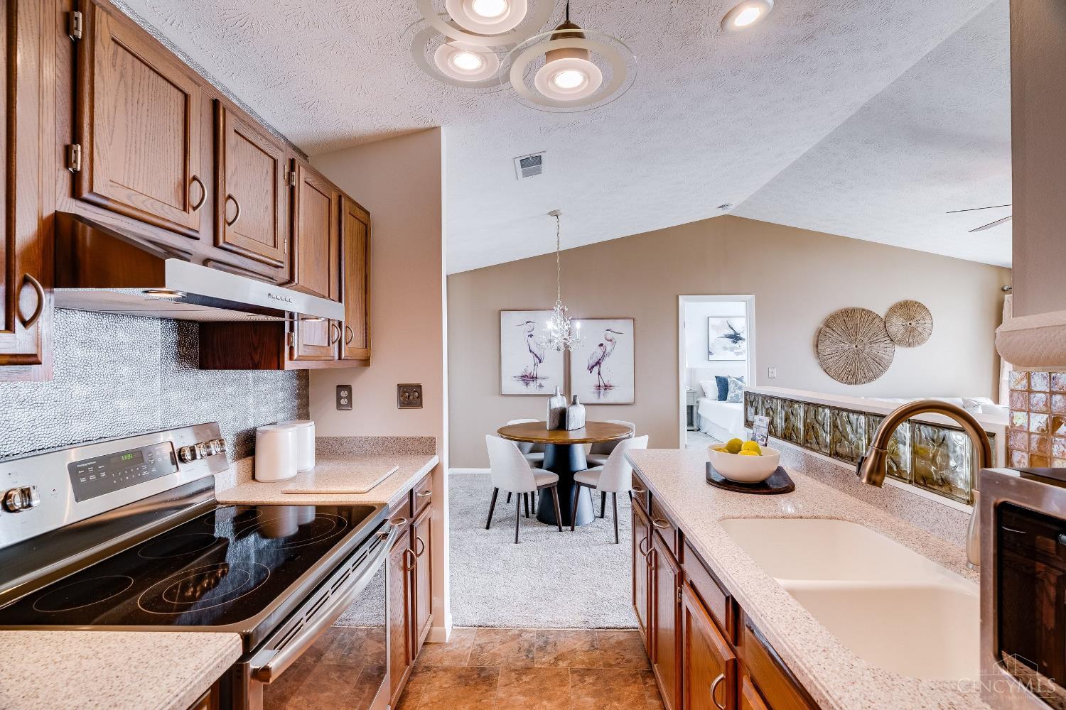 8945 Eagleview Drive Unit: 10