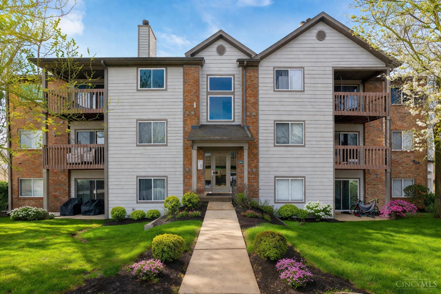 8945 Eagleview Drive Unit: 10