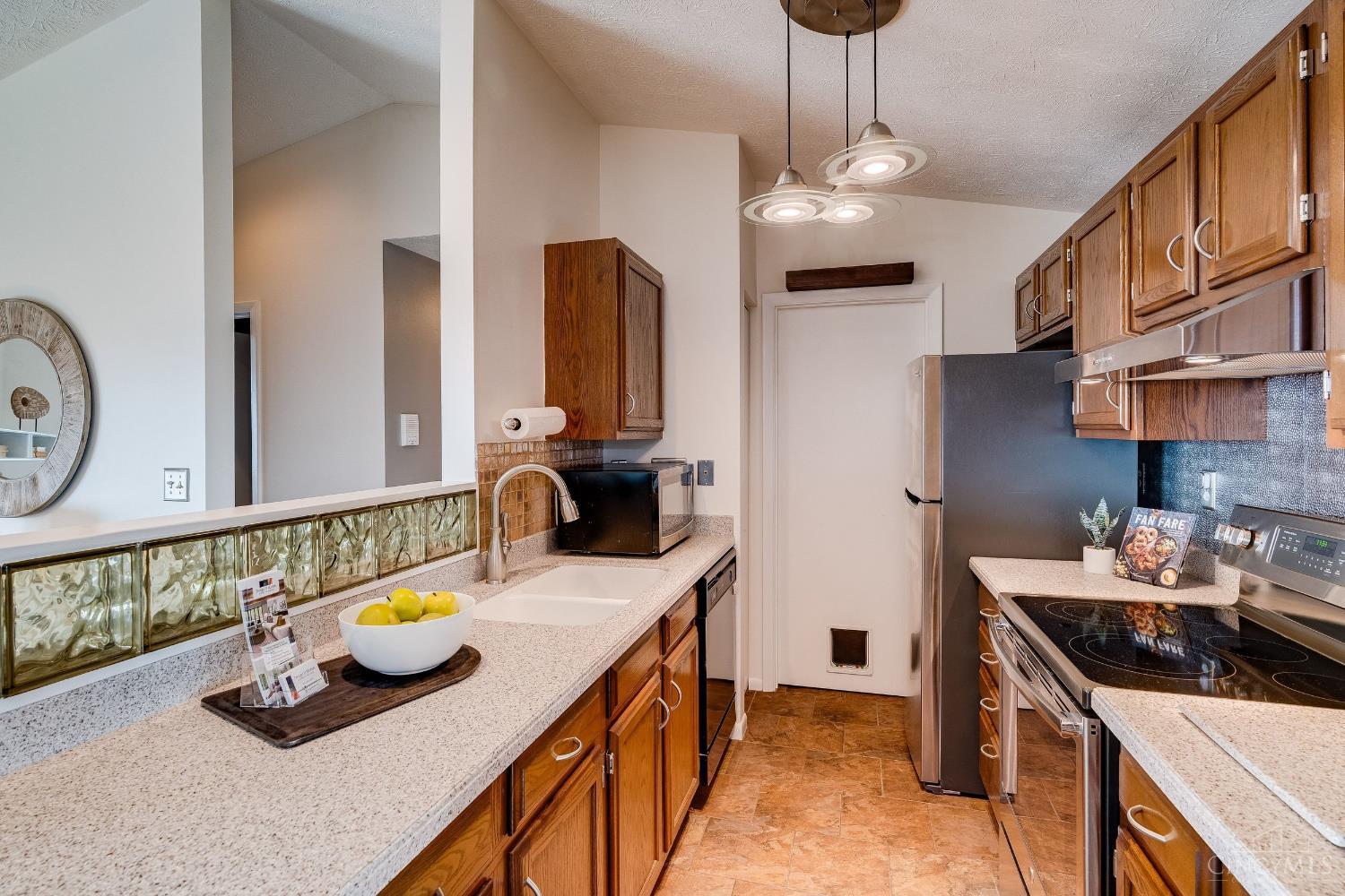 8945 Eagleview Drive Unit: 10