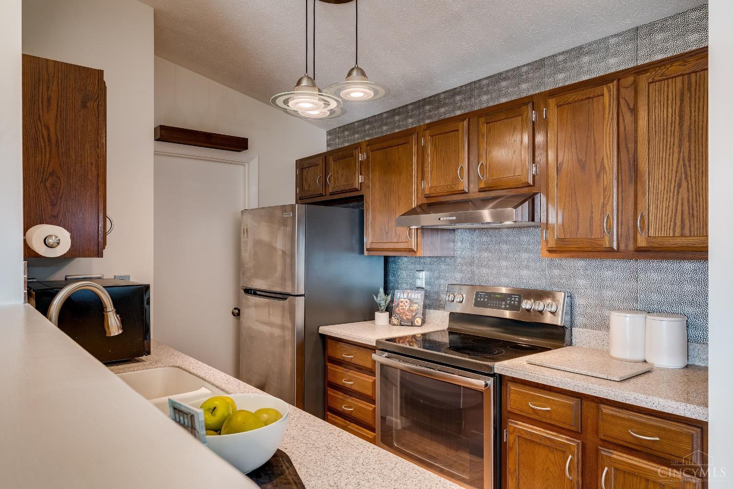 8945 Eagleview Drive Unit: 10