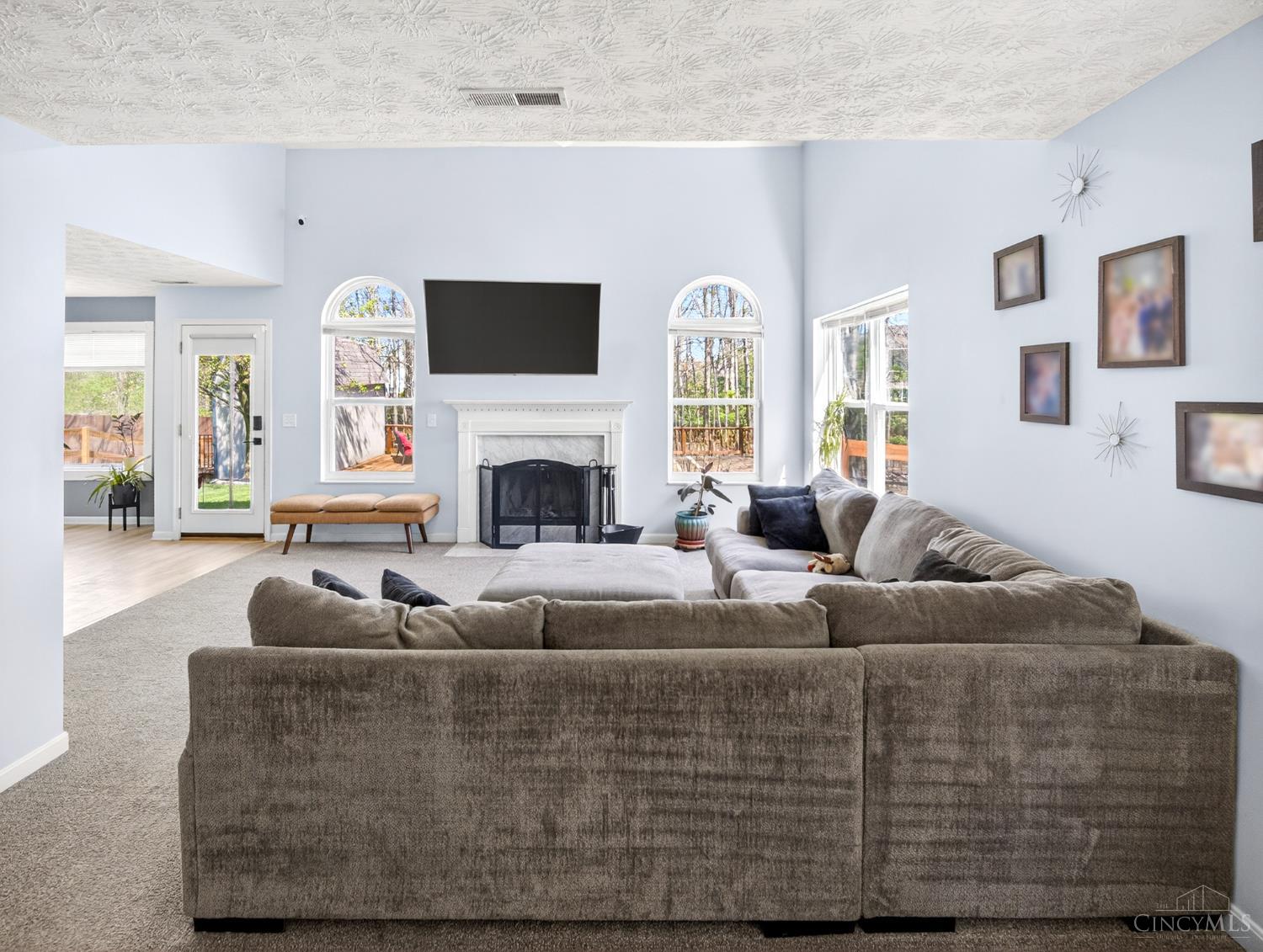 5925 Marsh Circle