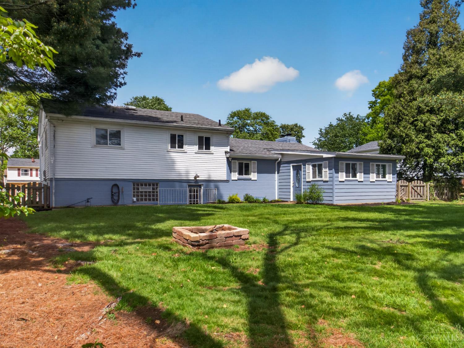 6553 Lisa Lane