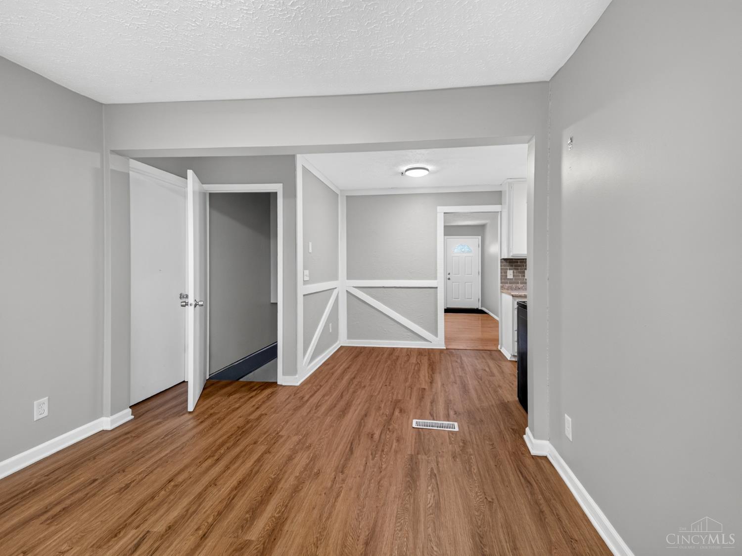 2432 Bracebridge Drive