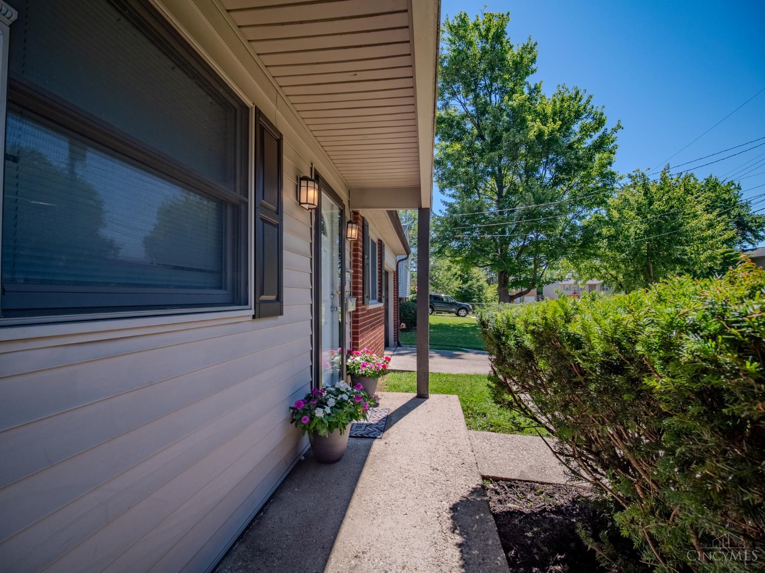 2432 Bracebridge Drive
