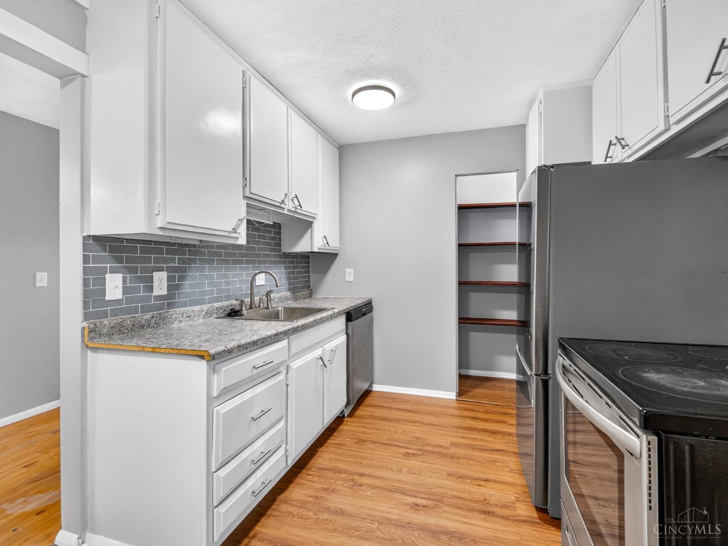 2432 Bracebridge Drive