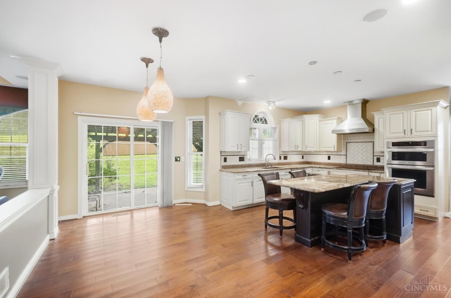 7649 Hunters Trail