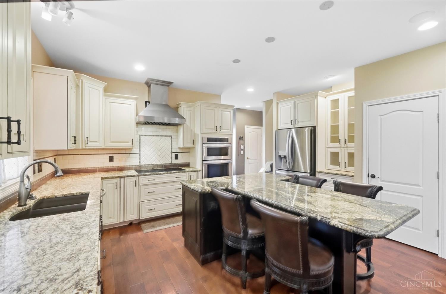 7649 Hunters Trail