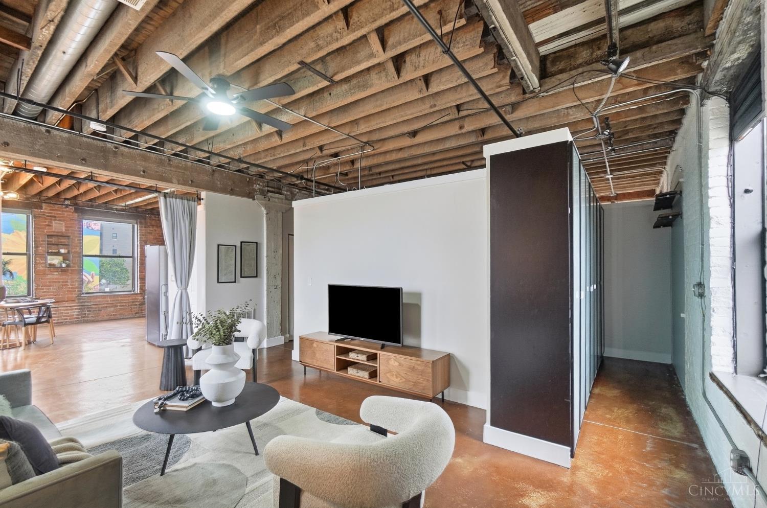 1908 Dunlap Street Unit: 1W