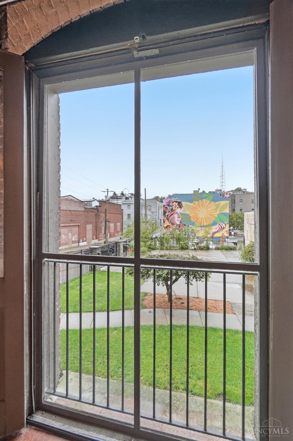 1908 Dunlap Street Unit: 1W