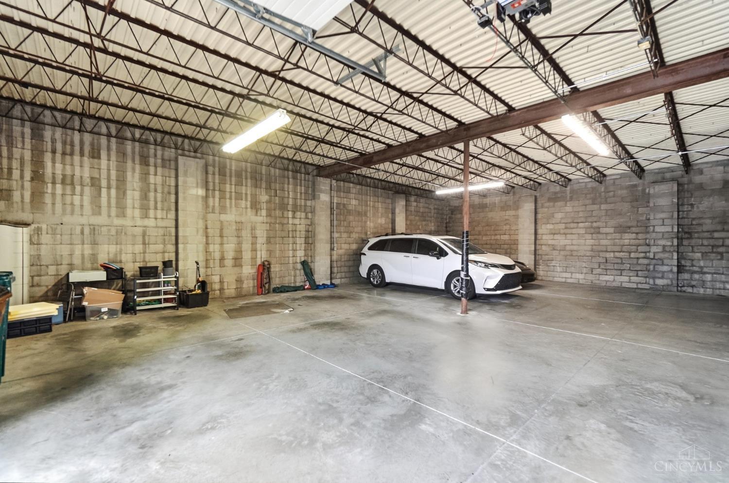 1908 Dunlap Street Unit: 1W