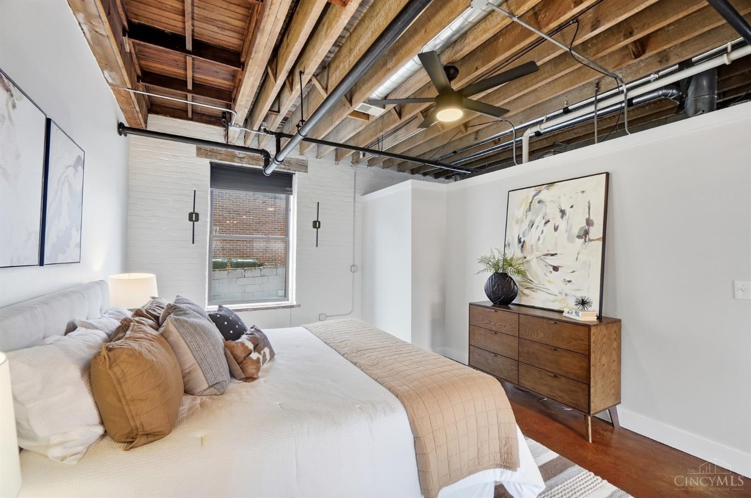 1908 Dunlap Street Unit: 1W