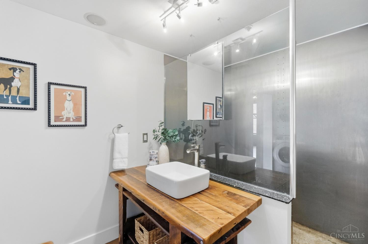 1908 Dunlap Street Unit: 1W
