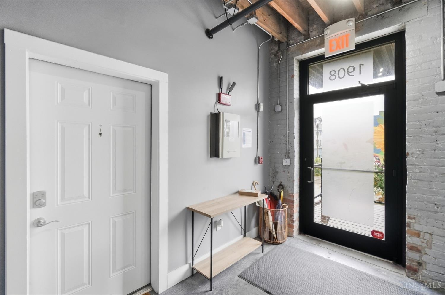 1908 Dunlap Street Unit: 1W