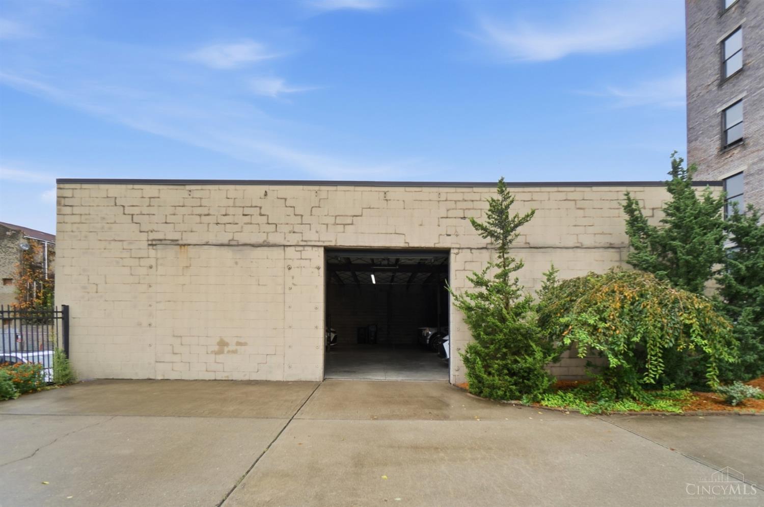 1908 Dunlap Street Unit: 1W