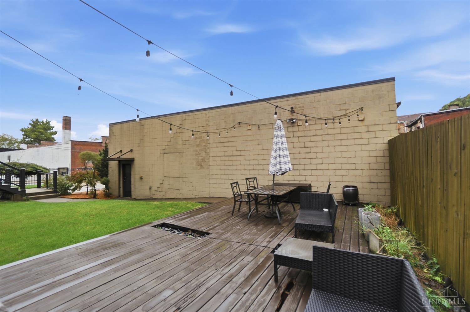1908 Dunlap Street Unit: 1W