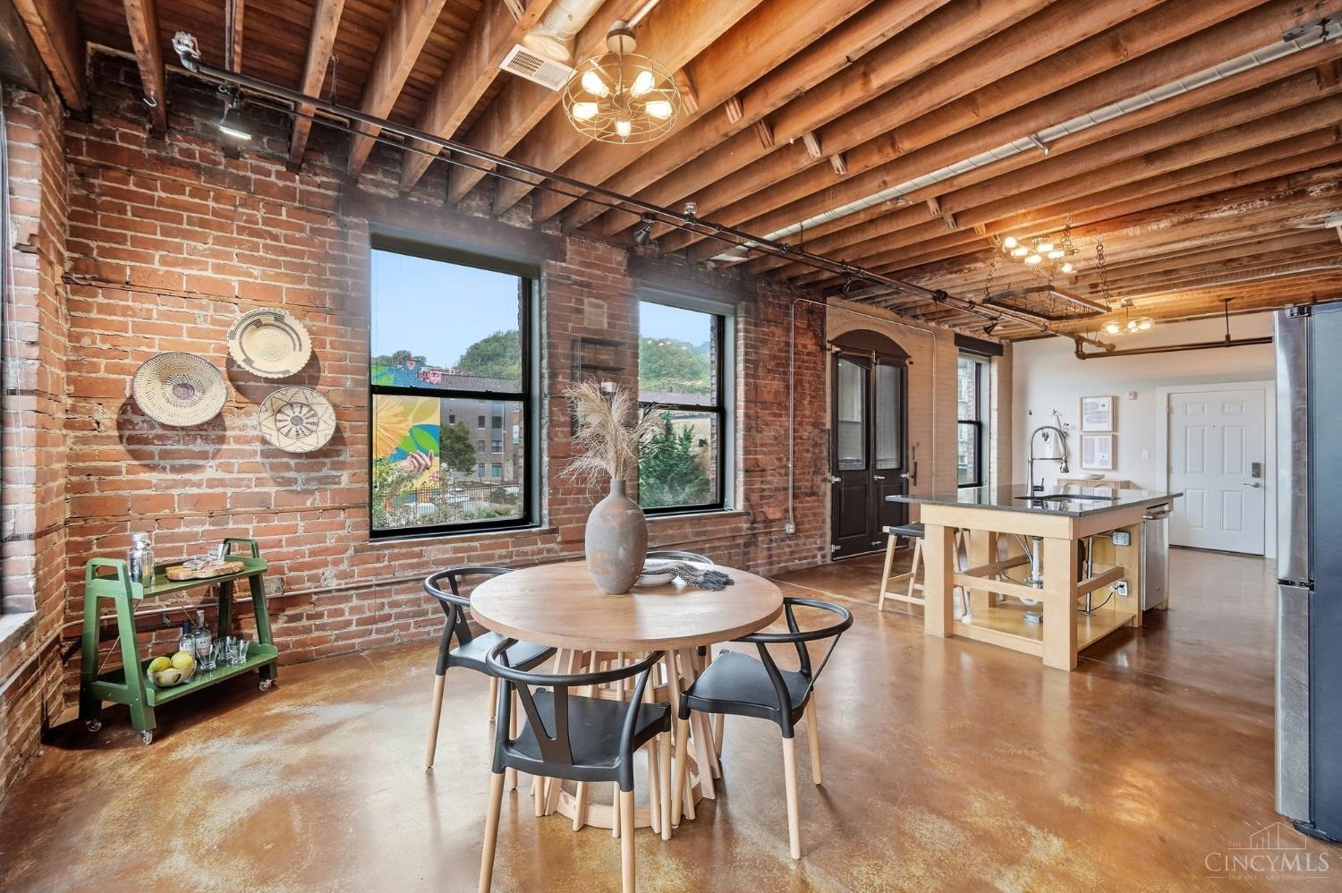 1908 Dunlap Street Unit: 1W