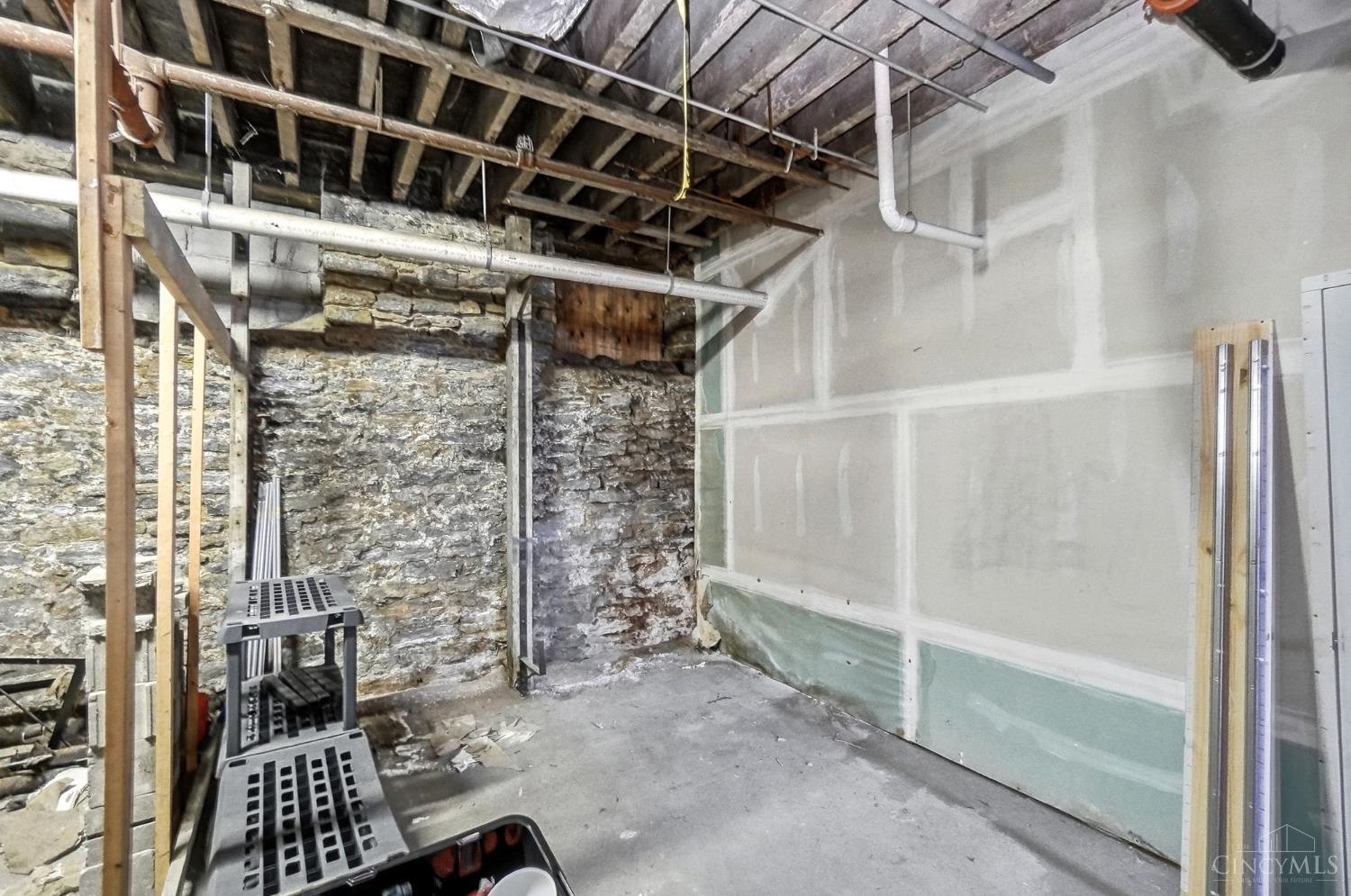 1908 Dunlap Street Unit: 1W