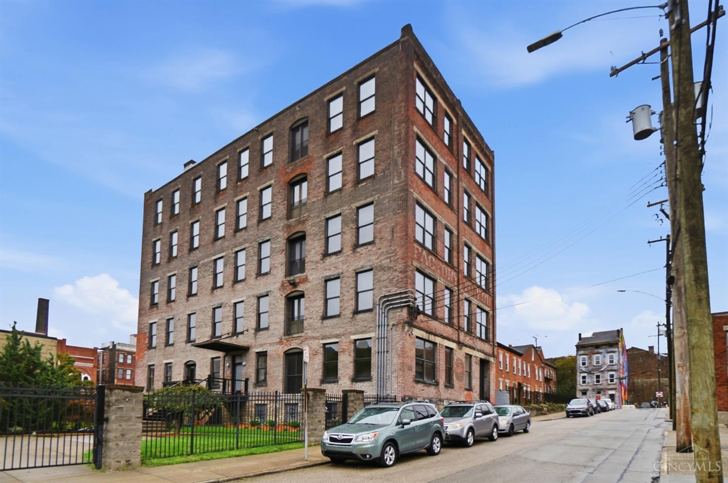 1908 Dunlap Street Unit: 1W