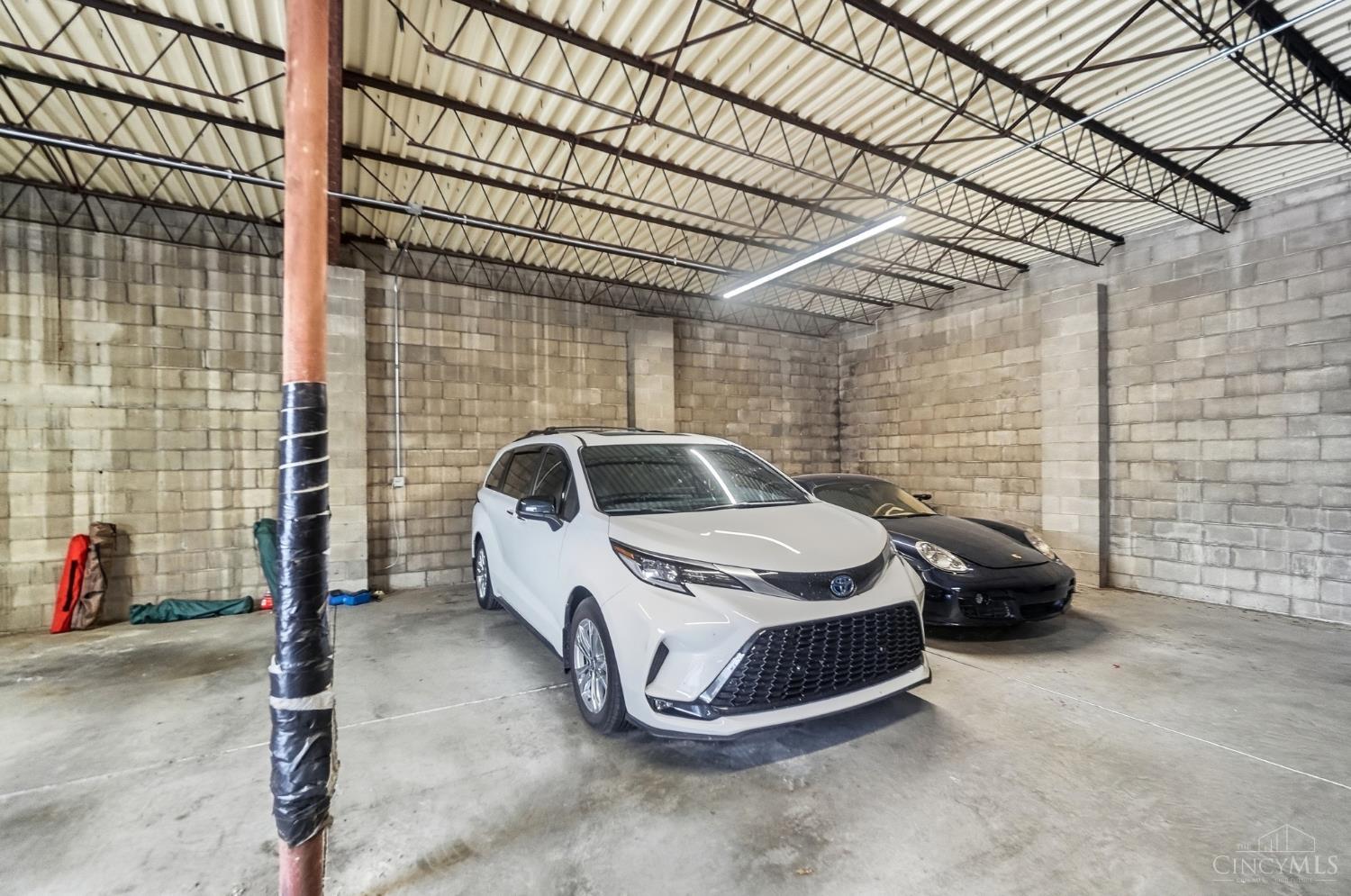 1908 Dunlap Street Unit: 1W