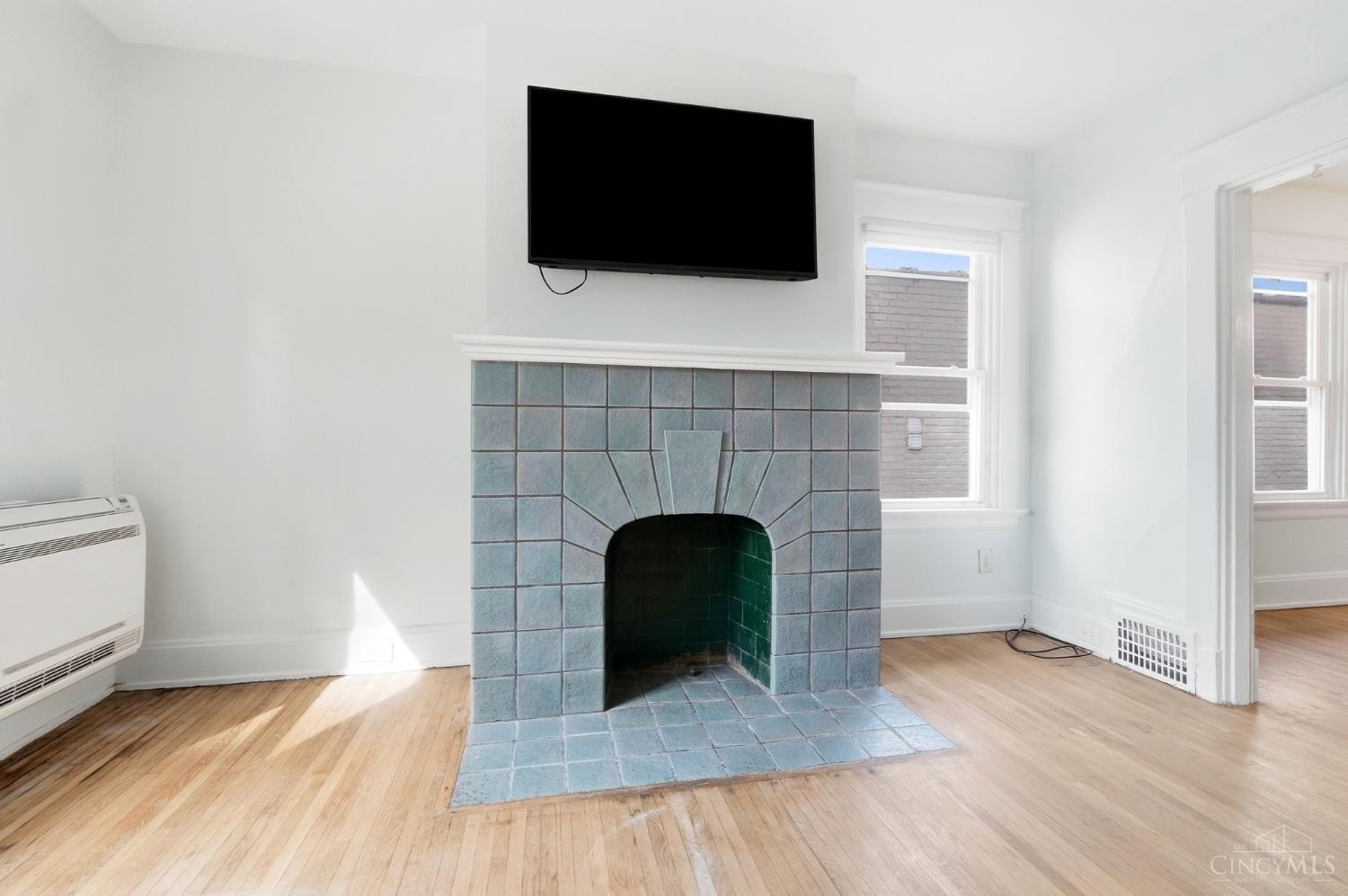 4020 Forest Avenue Unit: 2