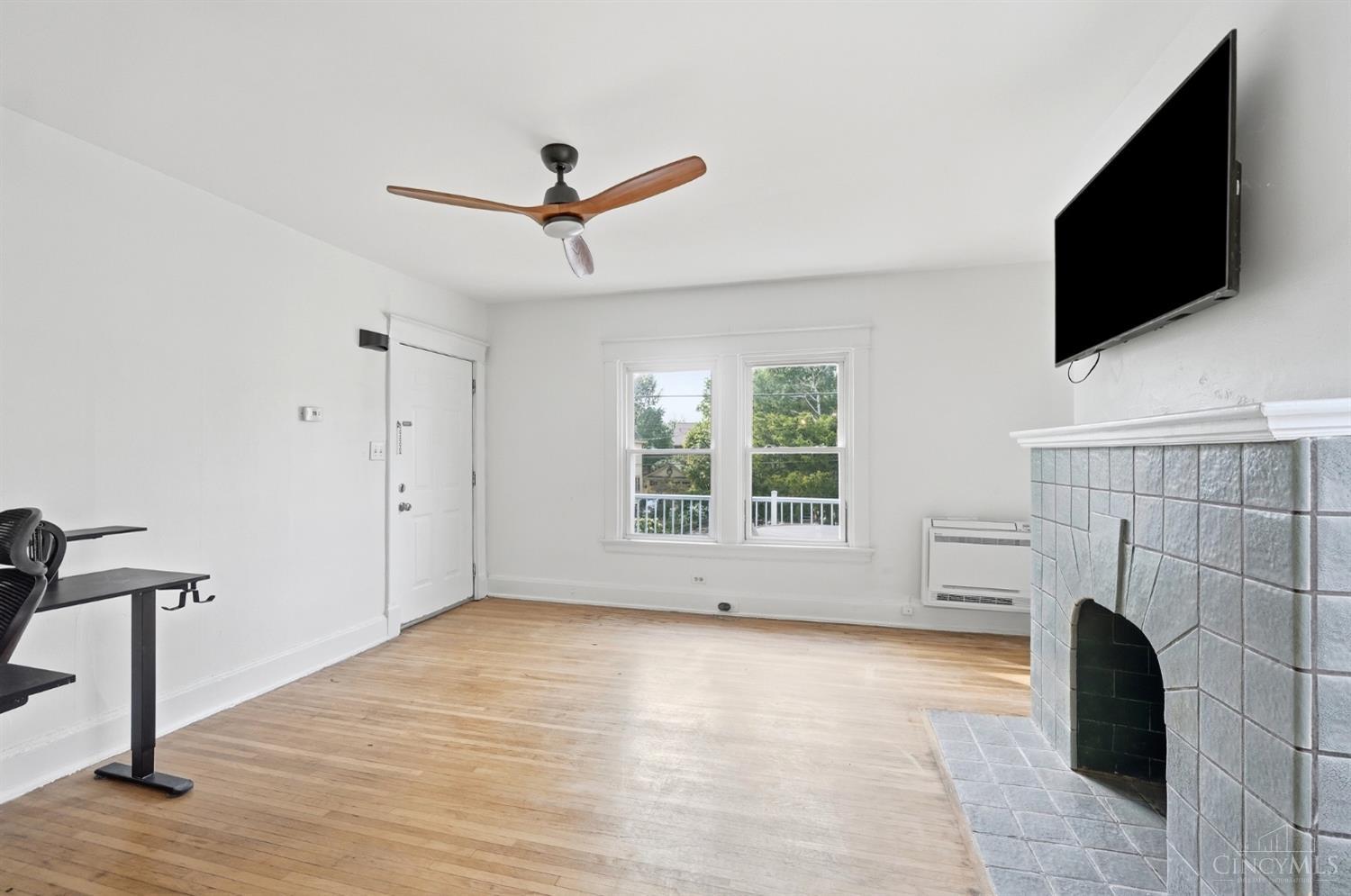 4020 Forest Avenue Unit: 2