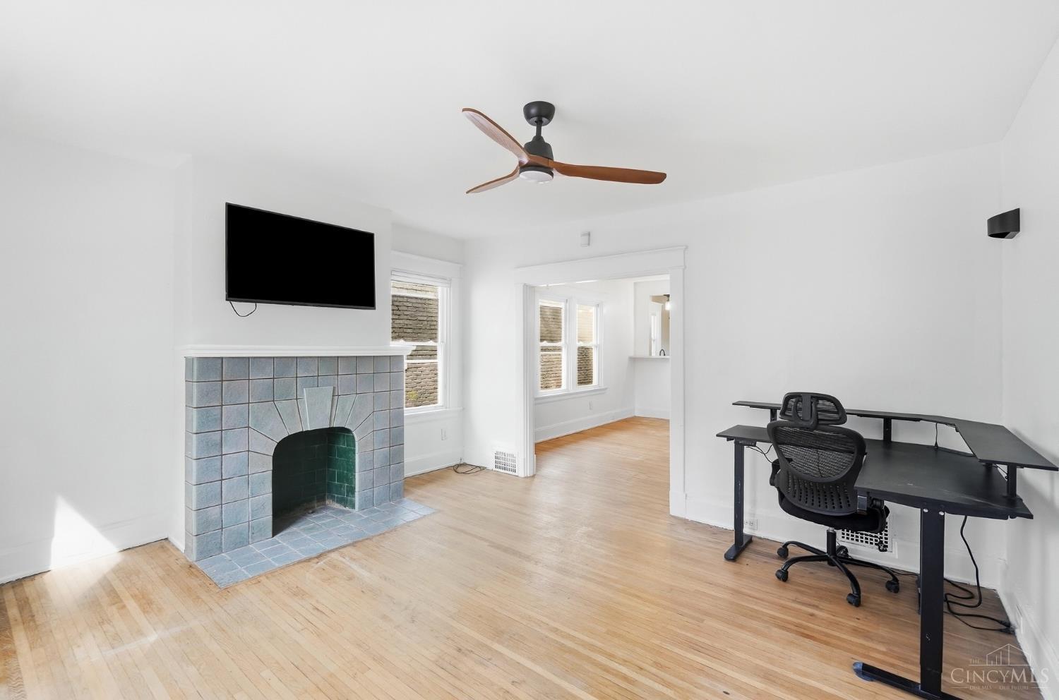 4020 Forest Avenue Unit: 2