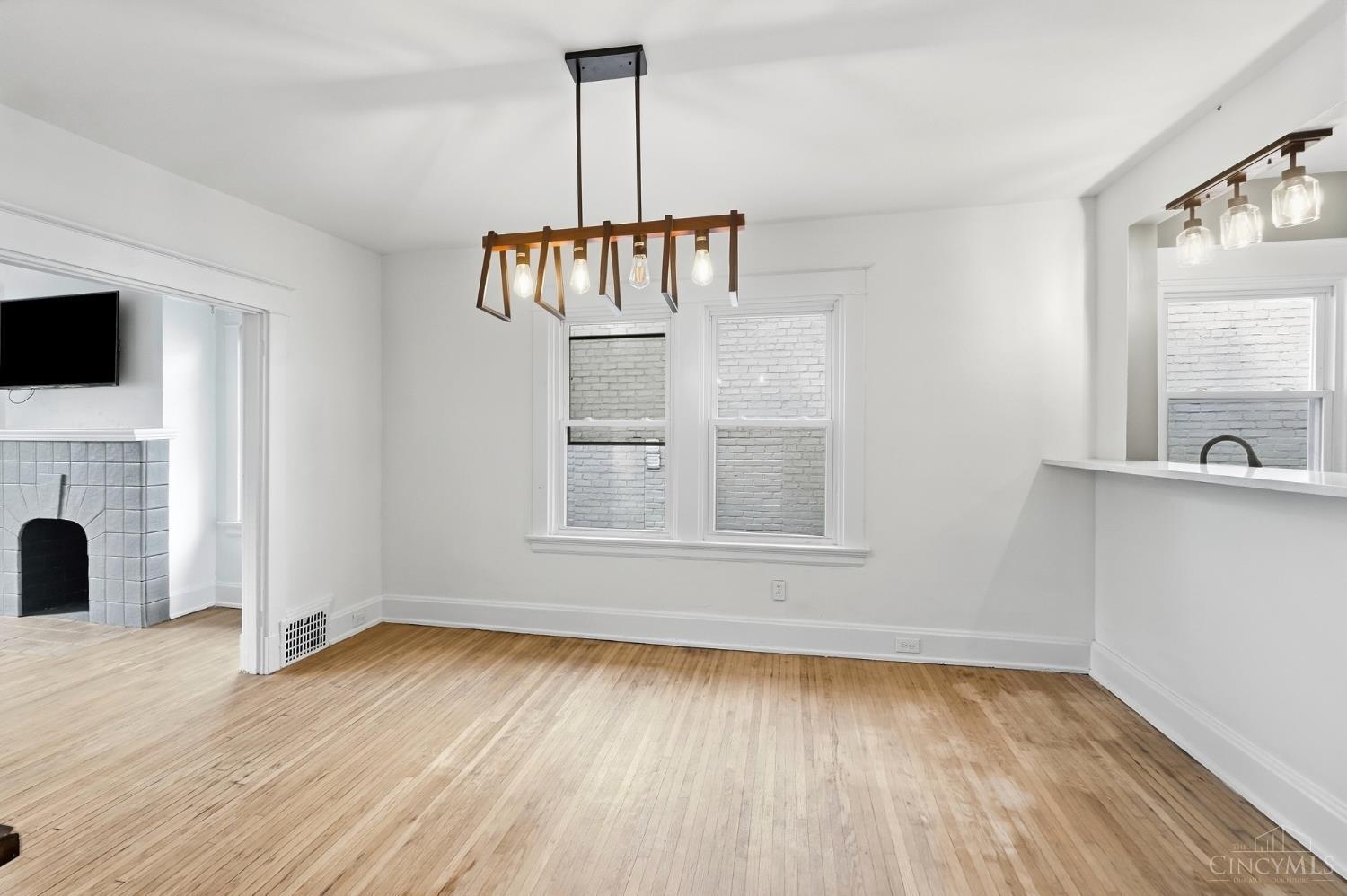4020 Forest Avenue Unit: 2