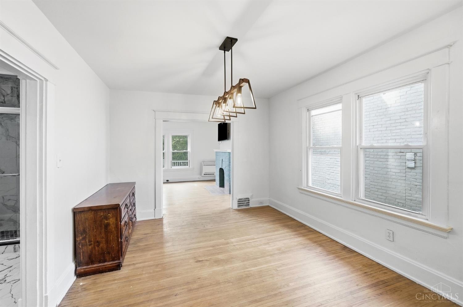 4020 Forest Avenue Unit: 2