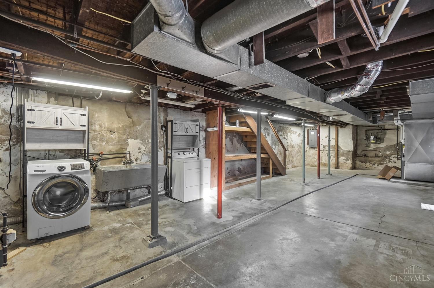 3357 Woodford Road