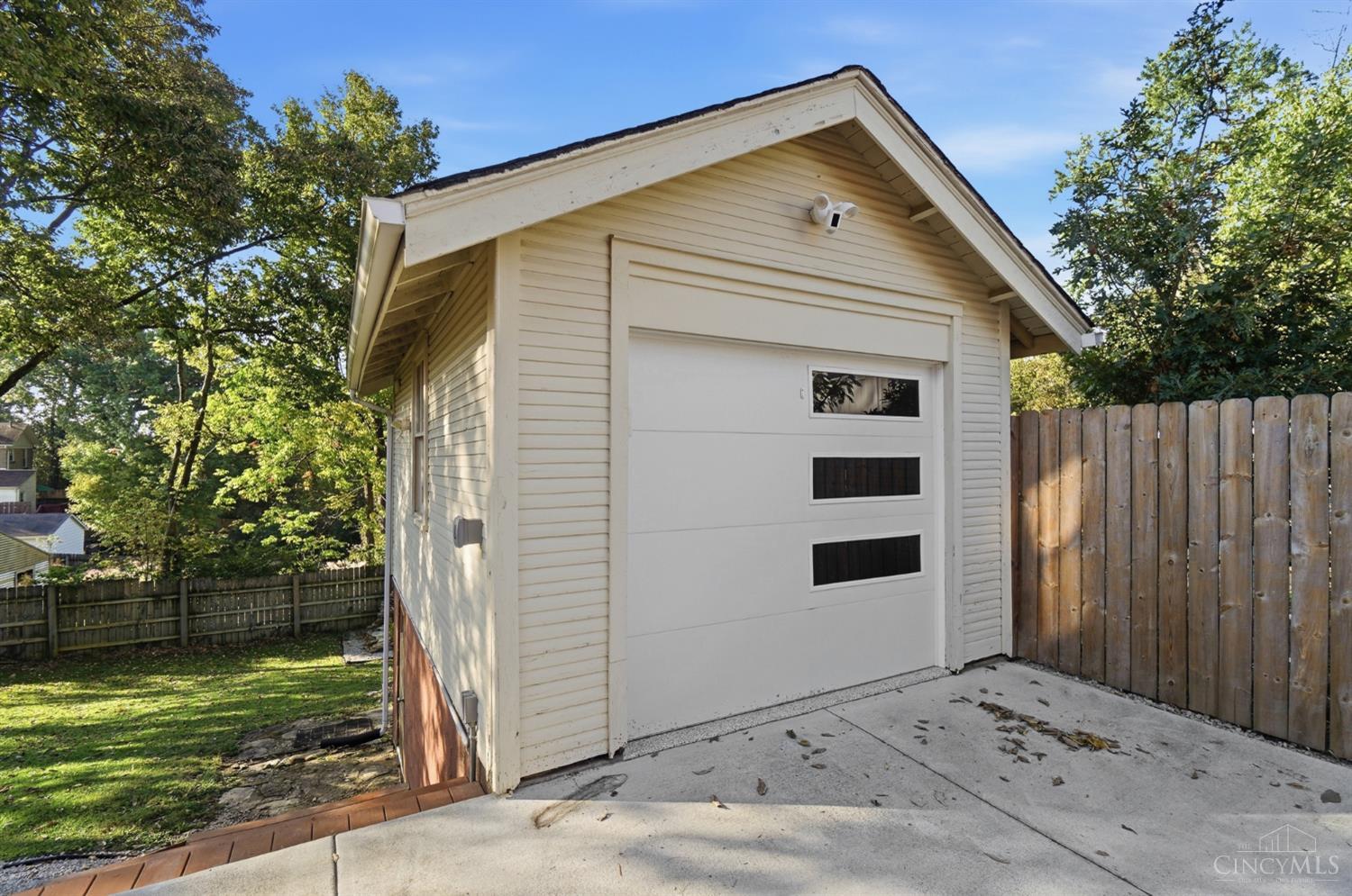 3357 Woodford Road