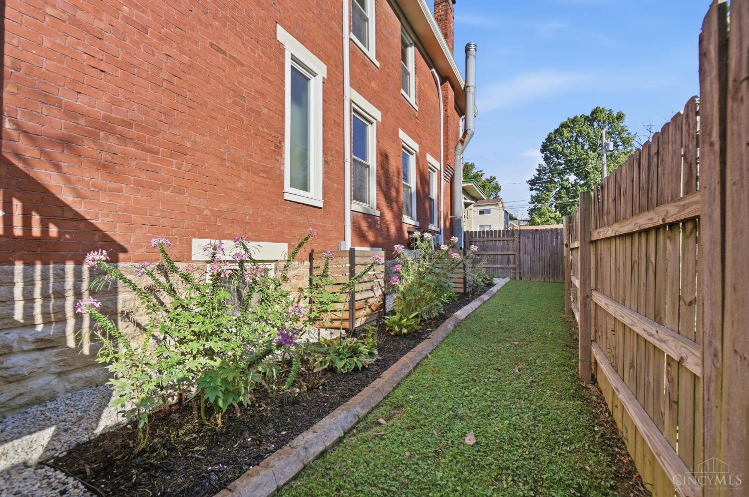 3357 Woodford Road