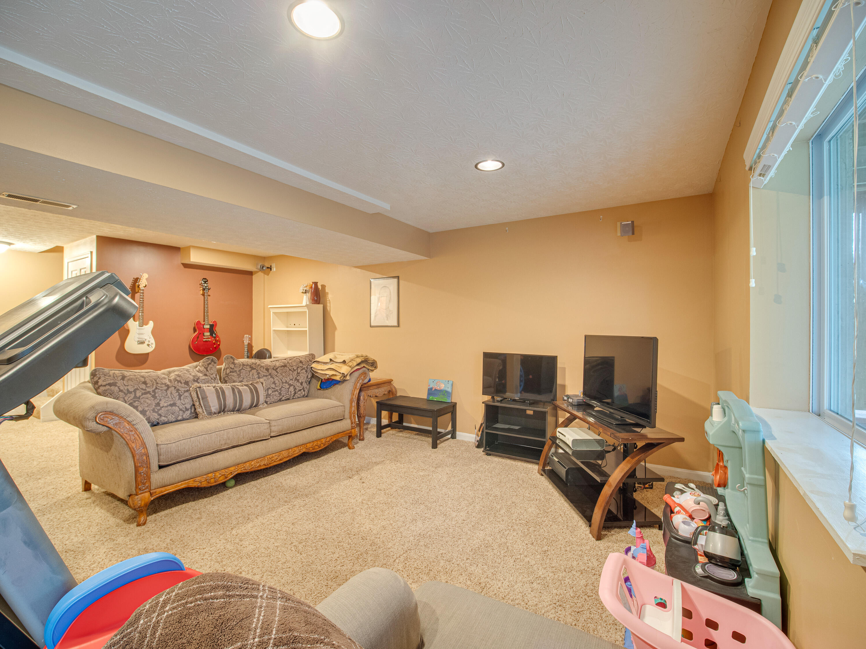 10149 Meadow Glen Drive