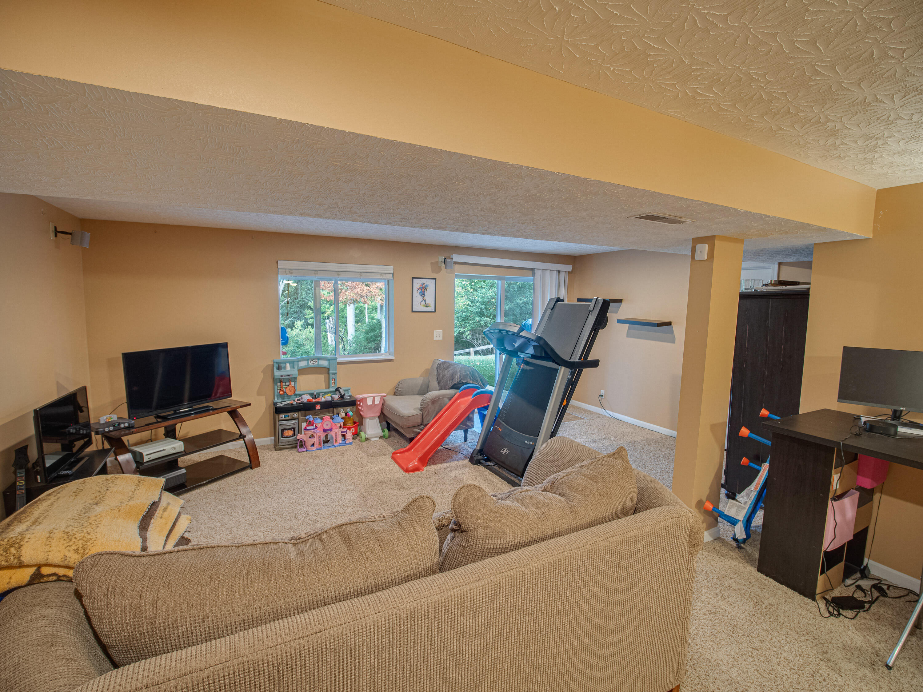 10149 Meadow Glen Drive