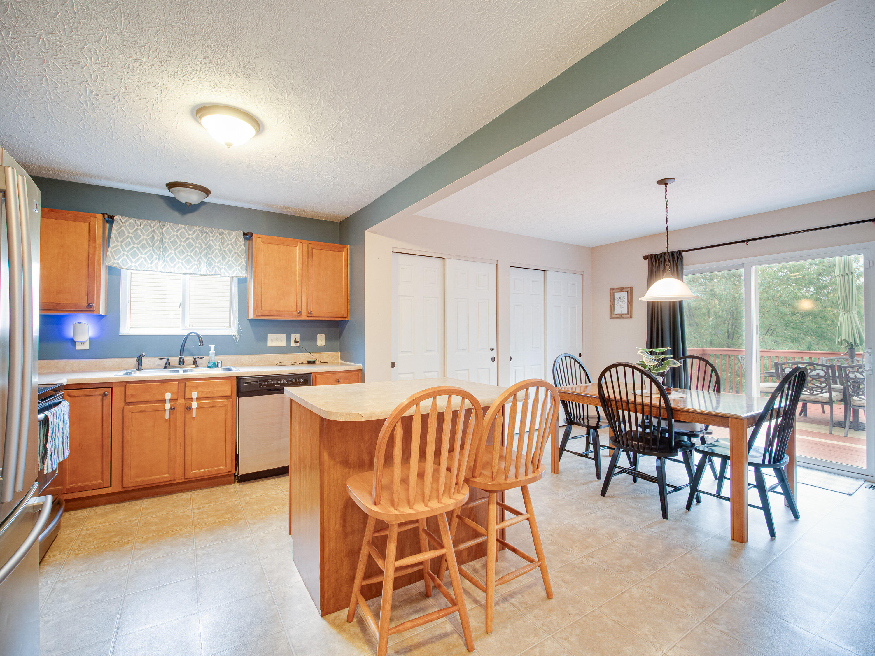 10149 Meadow Glen Drive