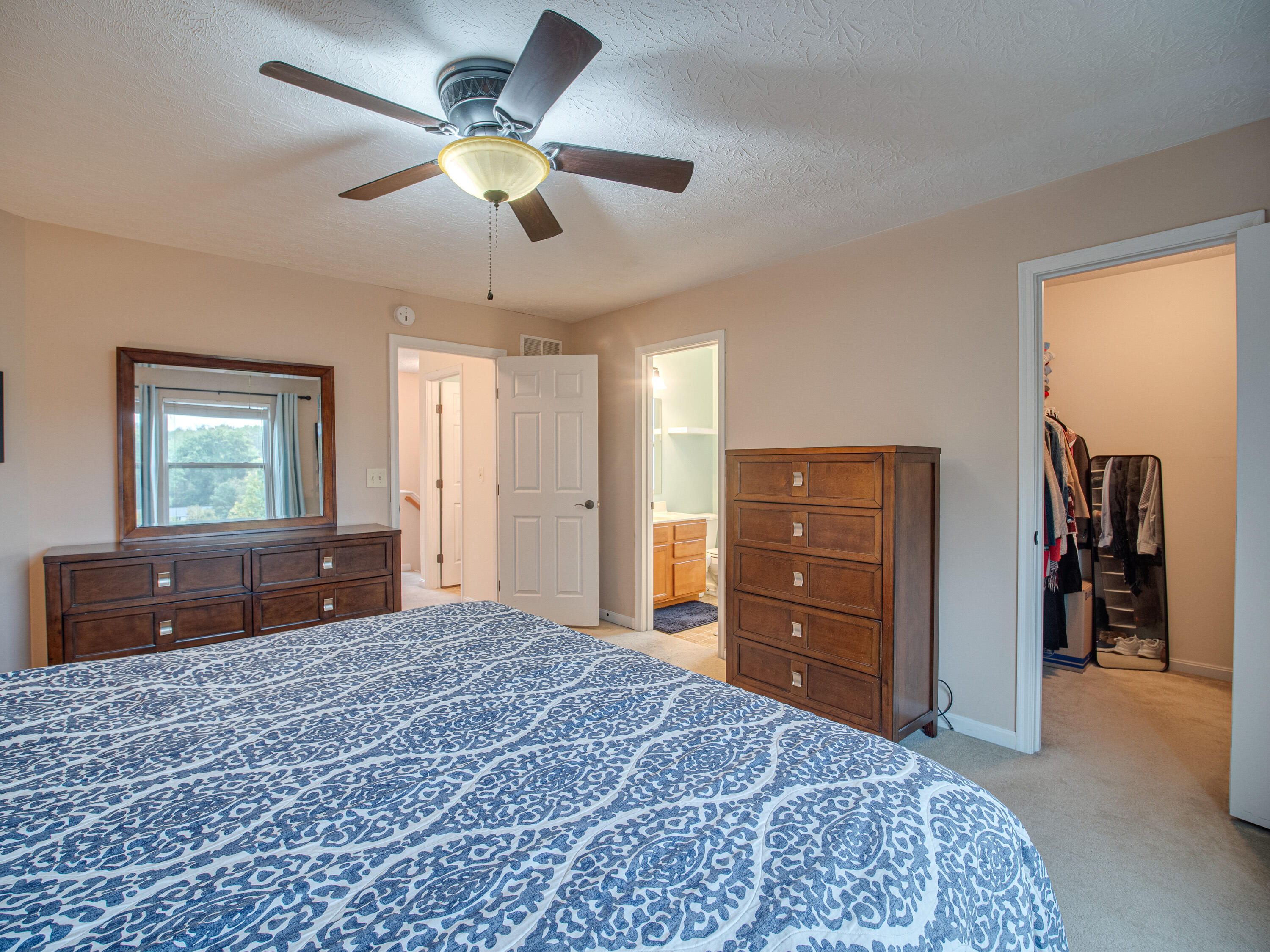 10149 Meadow Glen Drive