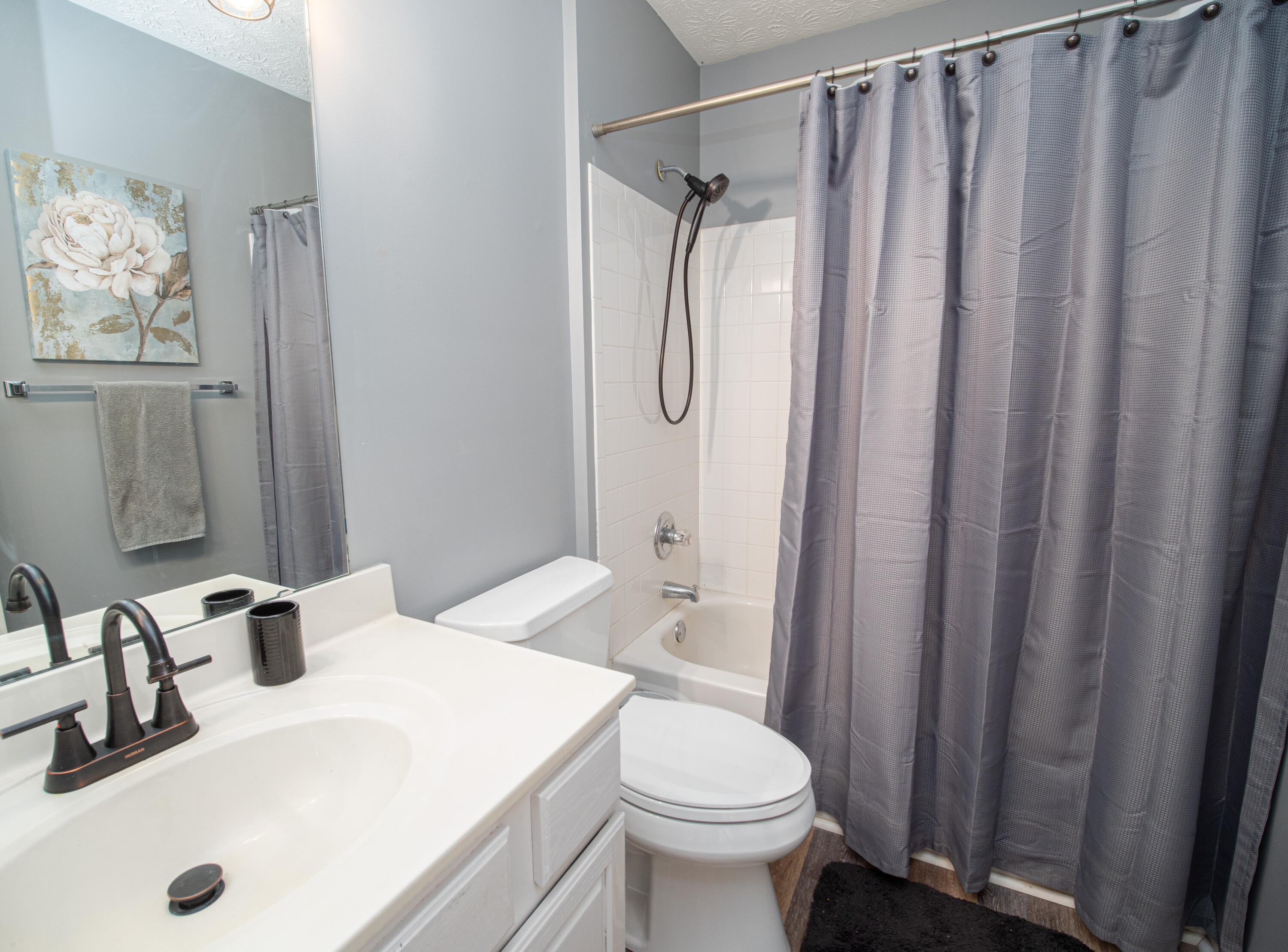 2324 Northmoor Lane, 208