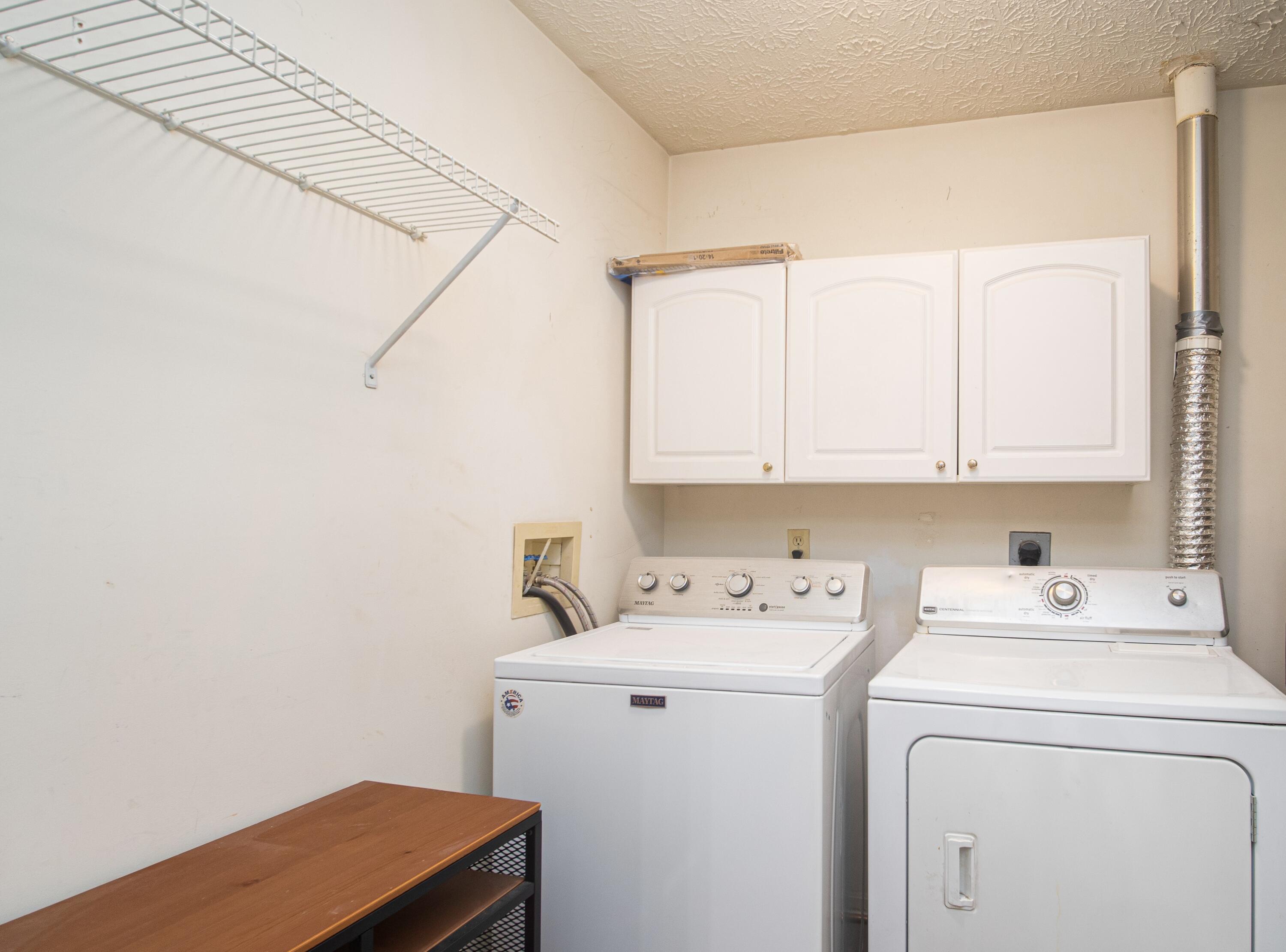 2324 Northmoor Lane, 208