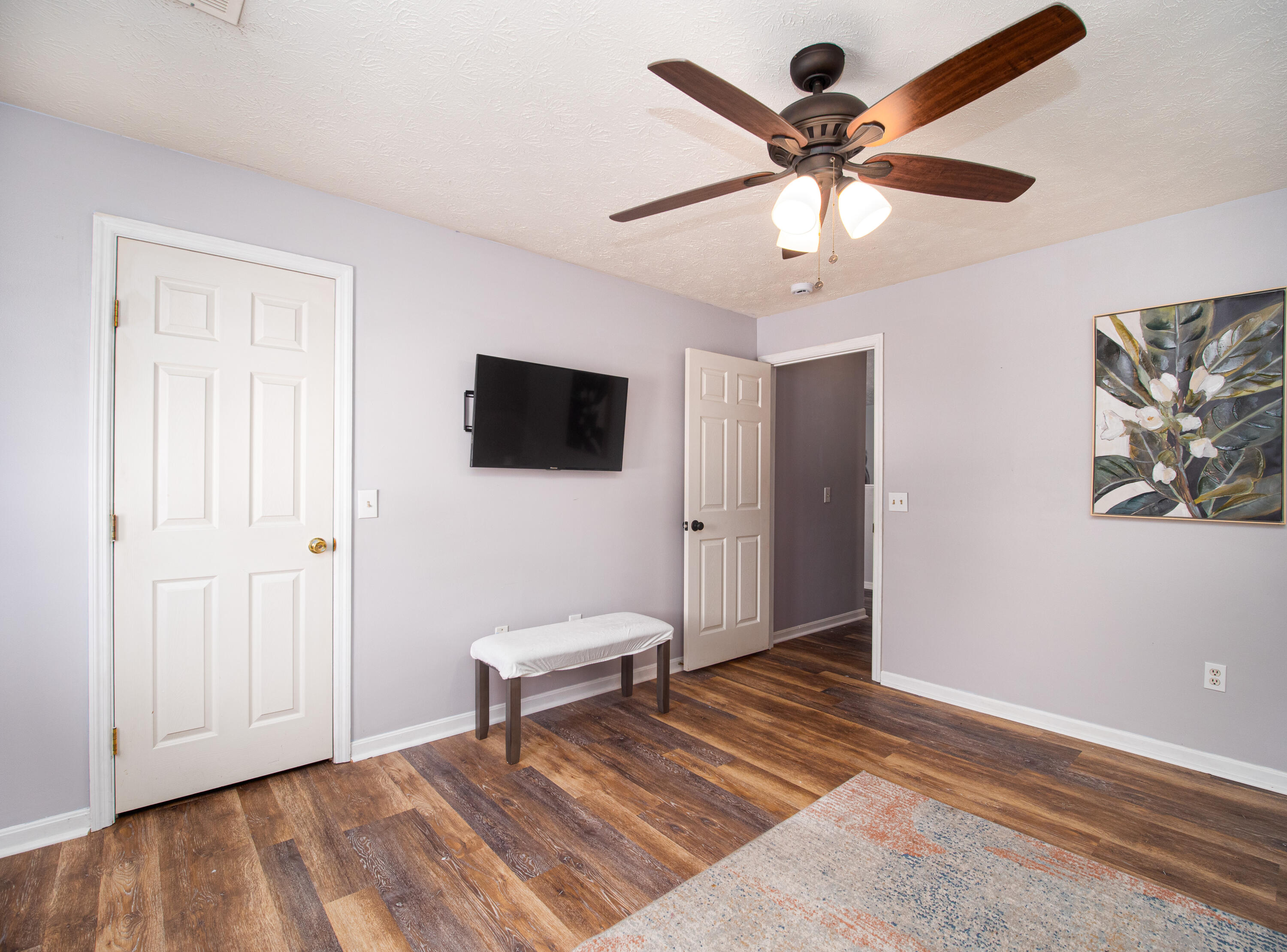 2324 Northmoor Lane, 208