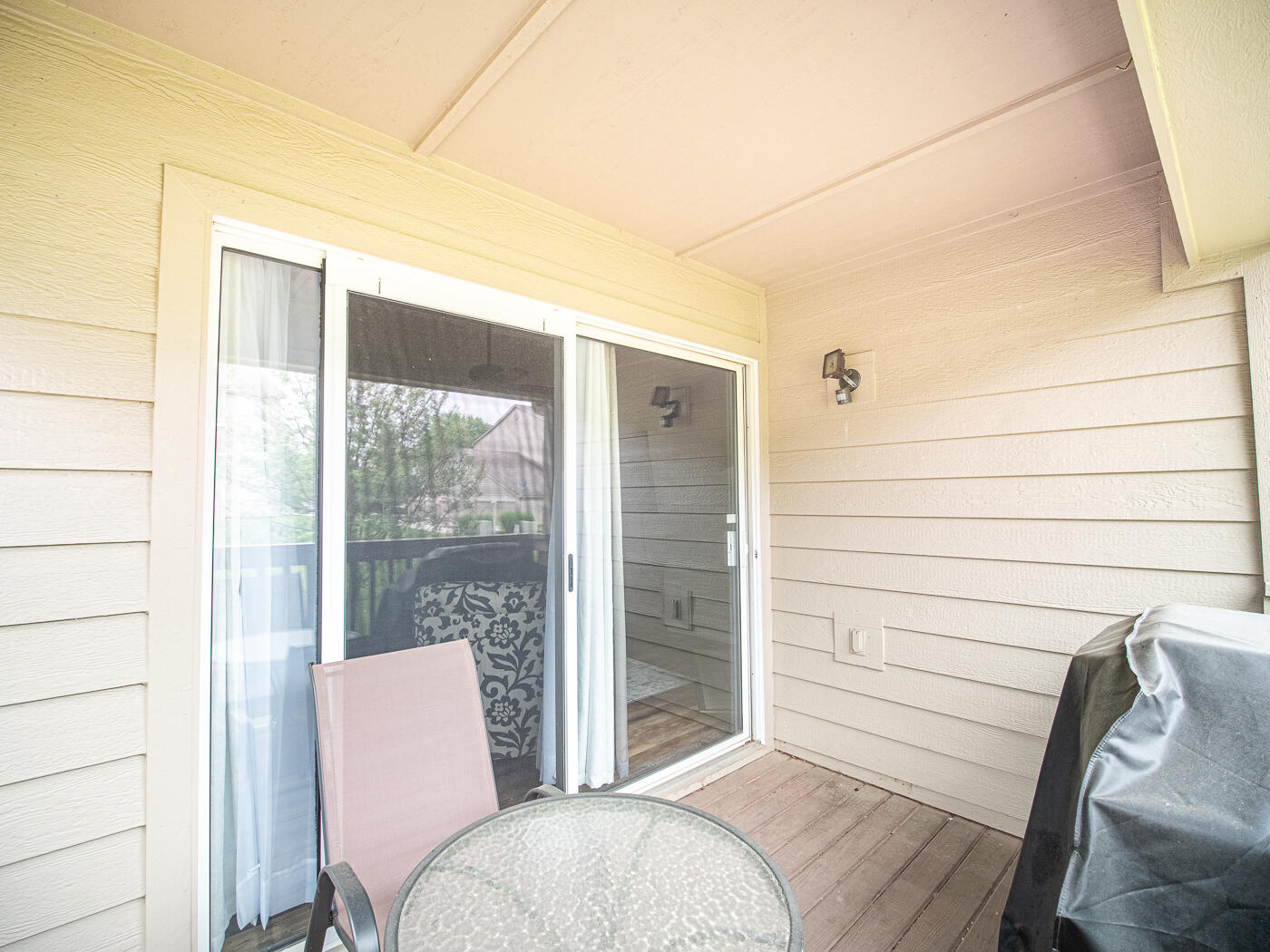 2324 Northmoor Lane, 208