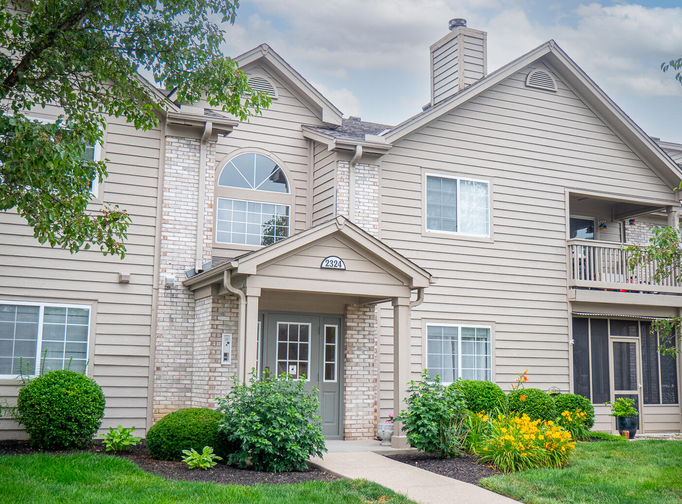 2324 Northmoor Lane, 208