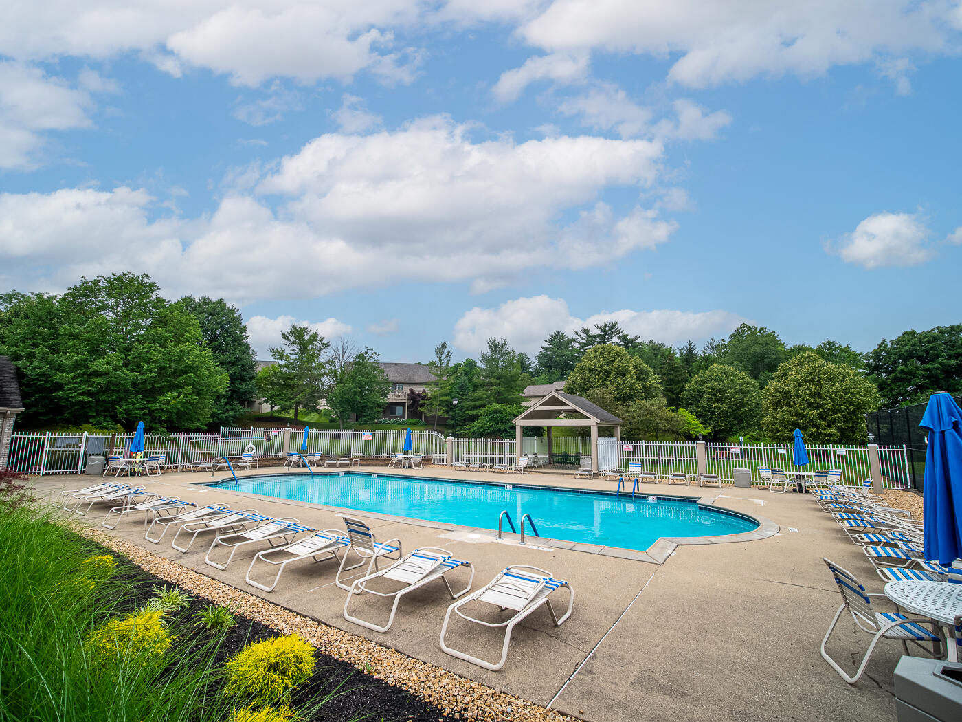 2324 Northmoor Lane, 208